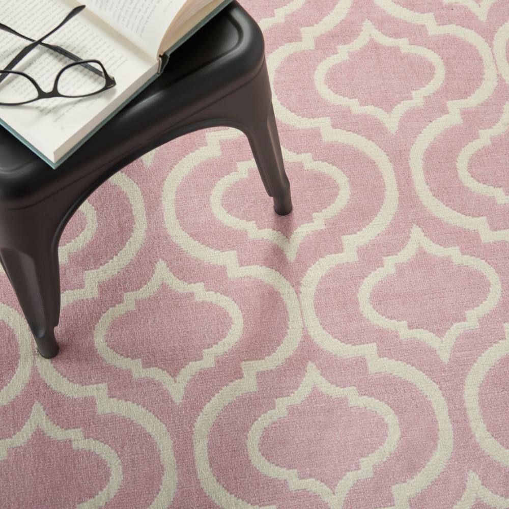 Pink Trellis Pattern Rectangular Synthetic Area Rug 5'3" x 7'3"