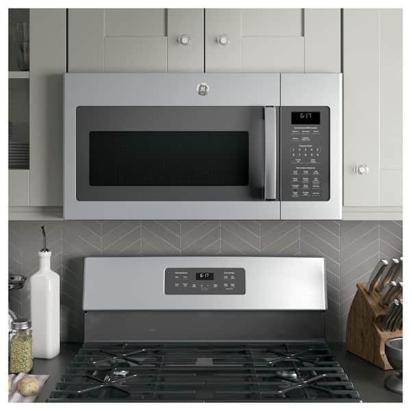 https://images.thdstatic.com/productImages/827c516a-352e-417d-91ce-1ab819e88750/svn/stainless-steel-ge-over-the-range-microwaves-jvm6172skss-77_600.jpg