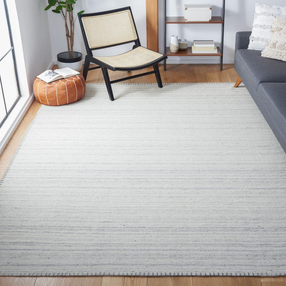 Nomadic Essence Handwoven Gray Wool 8' x 10' Area Rug