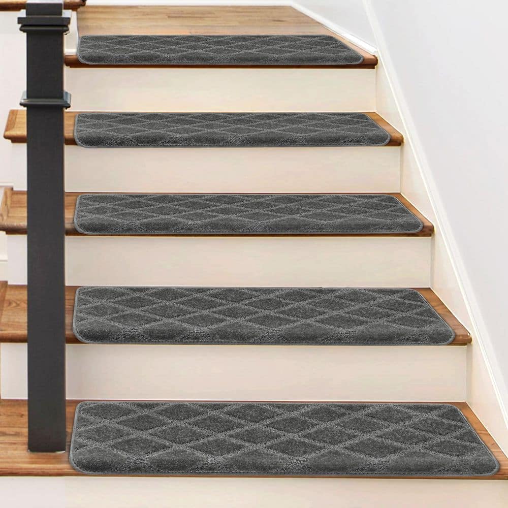Gray Diamond Trellis Non-Slip Carpet Stair Treads Set