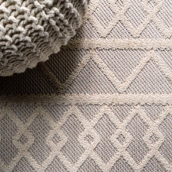 JONATHAN Y Ararat High-Low Pile Knotted Trellis Geometric Indoor/Outdoor  Area Rug - On Sale - Bed Bath & Beyond - 35644817