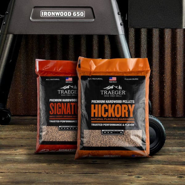 20lb Signature Blend and 20lb Hickory All-Natural Wood Grilling Pellets (2-Pack)