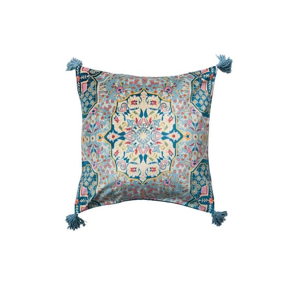Multicolor Vintage Carpet Pattern Print Polyester 20 in. x 20 in. Throw Pillow with Tassels