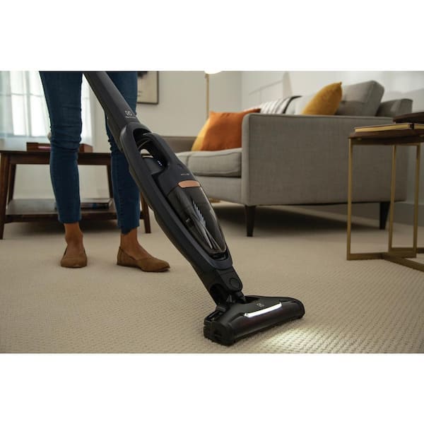 Electrolux Well Q7 Bagless Cordless Multi Surface in Denim Blue