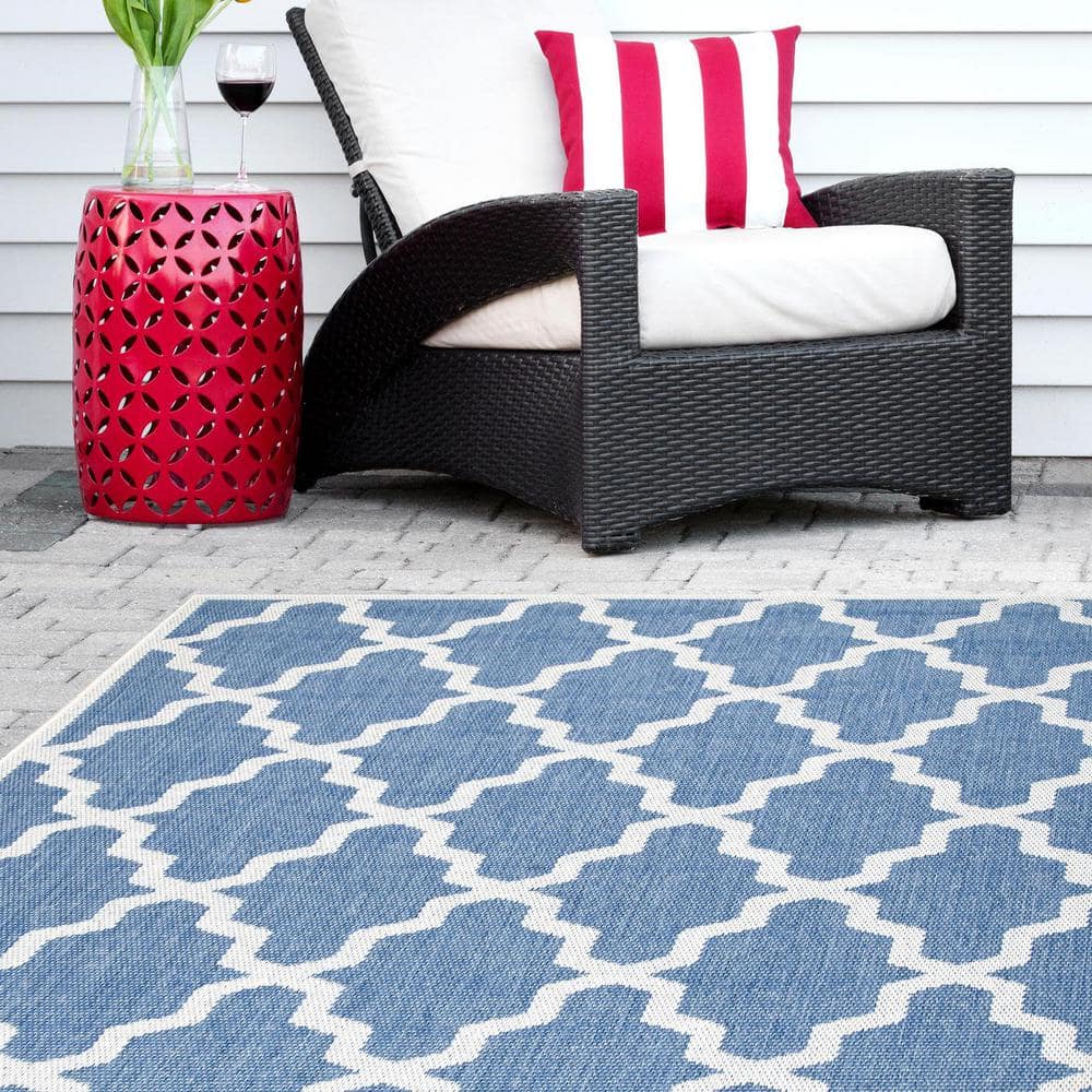 Blue Trellis 2' x 3' Synthetic Non-slip Accent Rug