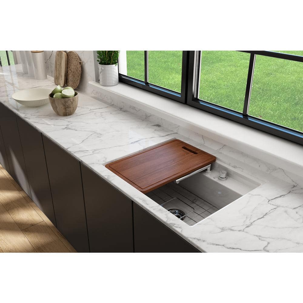 Chrome Single Handle Kitchen Faucet with Pull-out Spray