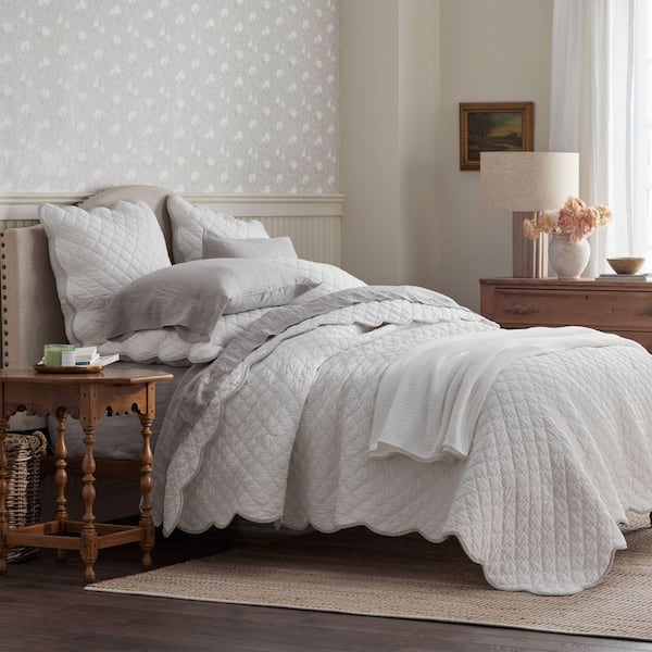 Company Cotton Scallop White Full/Queen Cotton Quilt