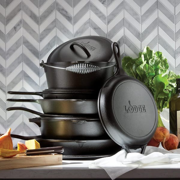 Save 40% on the Lodge Cast Iron 5-Piece Cooking Bundle