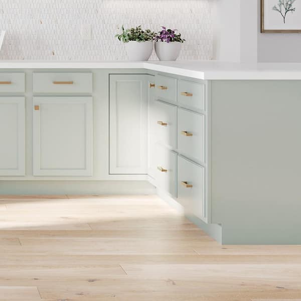 Base Corner Cabinet with Curved Pullout - Decora