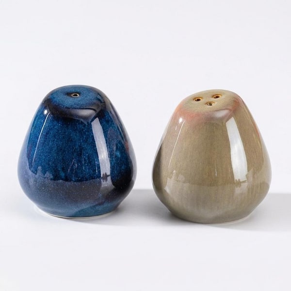 Farmhouse Blue Brown Ceramic Salt and Pepper Shakers Set, 2 Piece, Vintage Mini Kitchen and Tabletop Decor
