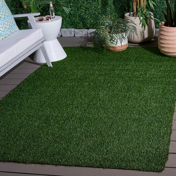 Turf 7 ft. x 9 ft. Natural/Green Solid Color Indoor/Outdoor Area Rug