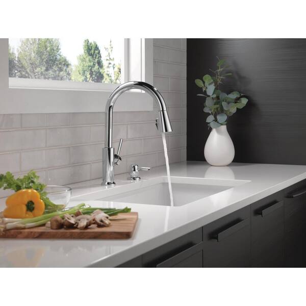 Delta Emery Single-Handle Pull-Down Sprayer Kitchen Faucet Stainless Steel 