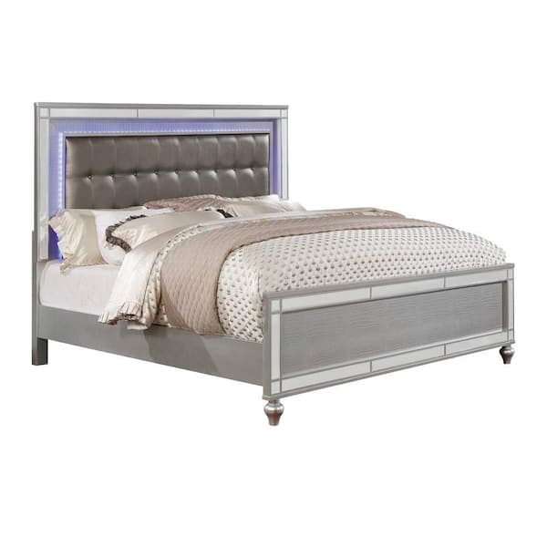Benjara Ishin 4-Piece Silver King Wood Bedroom Set BM332667
