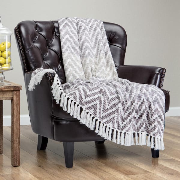 CHANASYA Grid Chevron Gray Cotton Throw Blanket with Tassels - 50 in. x 65 in.