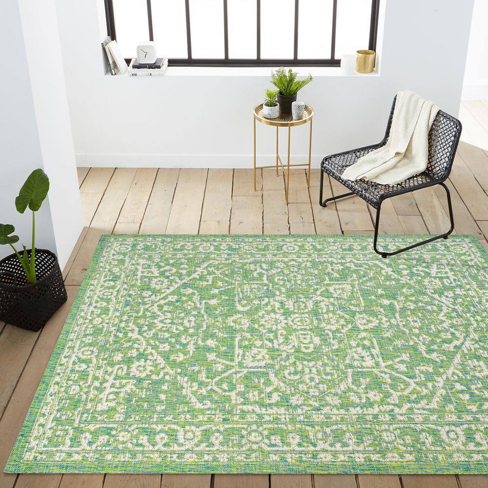 Bohemian Medallion Cream/Green Synthetic 4' x 6' Area Rug