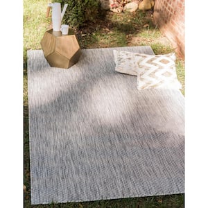 Outdoor Solid Light Gray 7' 0 x 10' 0 Area Rug