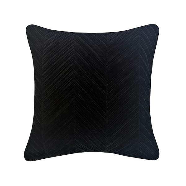 Black velvet 2024 throw pillows