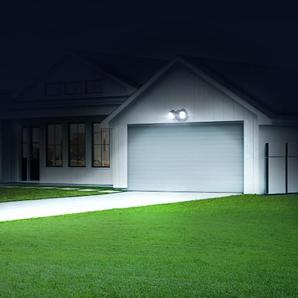 LUTEC 152 Watt equivalent 2500 Lumen 240° Black Security