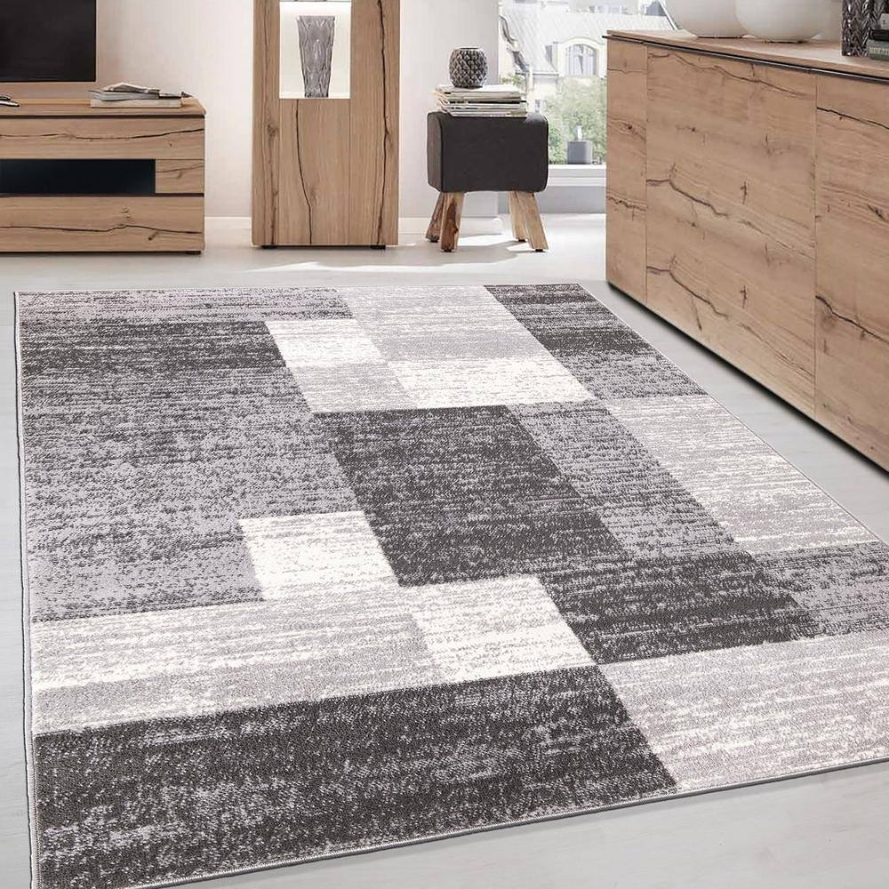 Reversible Geometric Gray Synthetic 5' x 7' Easy-Care Rug