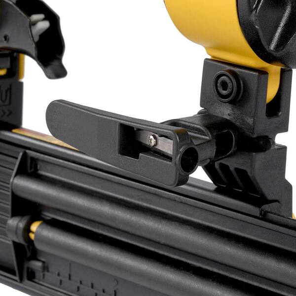 DEWALT - 18-Gauge Brad Nailer and 6 Gal. Heavy Duty Pancake Electric Air Compressor Combo Kit (1-Tool)
