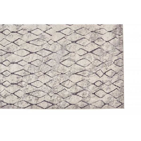 HomeRoots 4 x 6 Gray and Ivory Abstract Area Rug