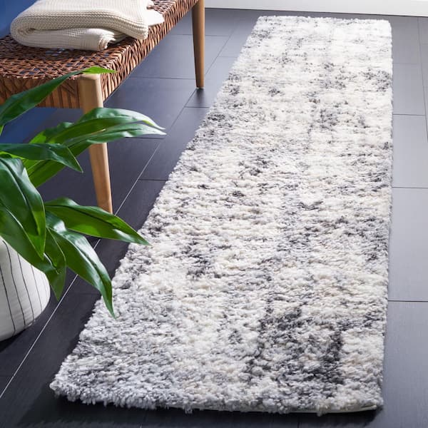 Berber Shag 2 ft. x 9 ft. Gray/Ivory Geometric Abstract Runner Rug