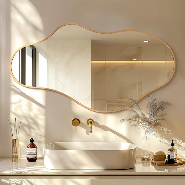 Hochwertiges 24 in. W x 43 in. H Irregular Gold Aluminum Alloy Framed Asymmetrical Wall Mirror