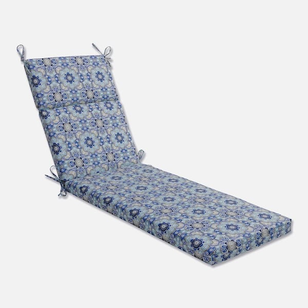 Pillow Perfect 21 x 28.5 Outdoor Chaise Lounge Cushion in Blue/Tan Keyzu