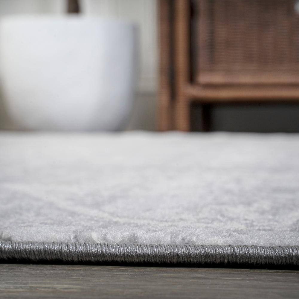 Modern Classic Persian Motif 5' Square Rug in Shades of Gray