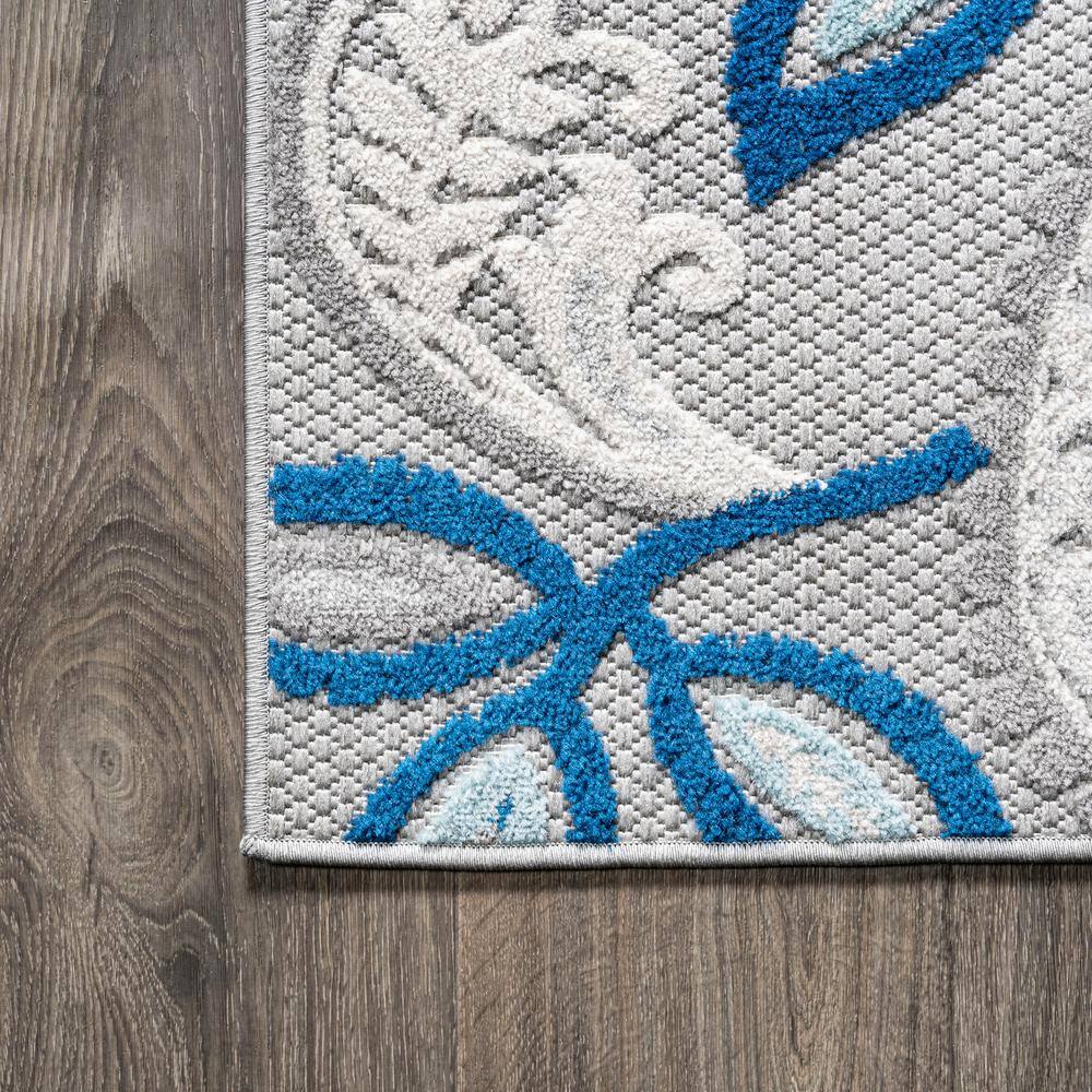 Julien Blue and Light Gray Paisley 5' x 7' Synthetic Rug