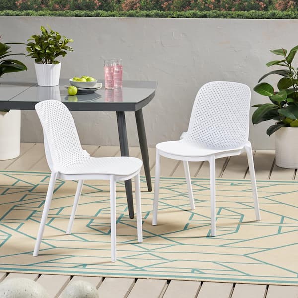 maocao hoom Classic White Plastic Outdoor Dining Chair Set of 2