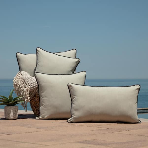 https://images.thdstatic.com/productImages/83f0ea51-2058-4719-8645-e289d894ba65/svn/arden-selections-outdoor-lumbar-pillows-am0nn03c-d9z1-a0_600.jpg