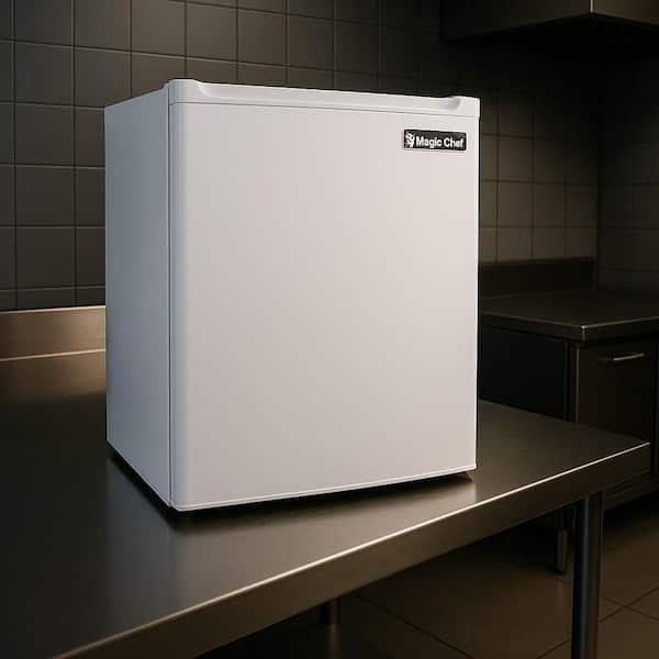 Magic Chef 19.3 in. 4.4 cu. ft. Mini Refrigerator in White MCR44WE