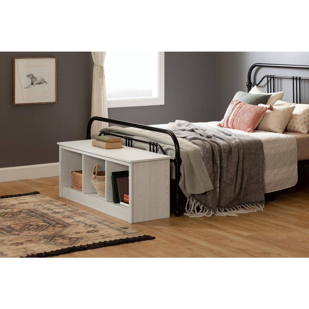 White Pine Farmhouse Bedroom Bench with Storage