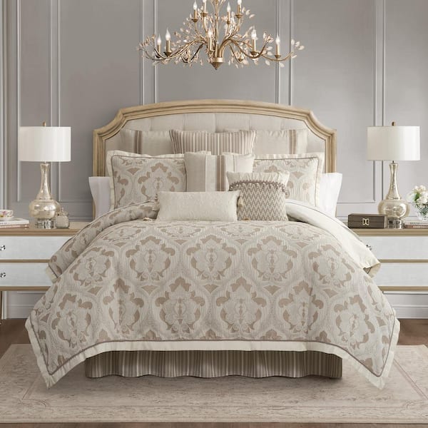 WATERFORD Arderra 4-Piece Ivory Polyester Cal King Comforter Set