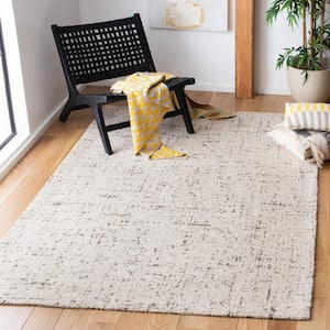 Classic Vintage Natural/Ivory 6 ft. x 6 ft. Distressed Square Area Rug