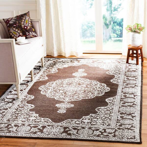 Chester 6 x 9 Brown/Linen Medallion Area Rug