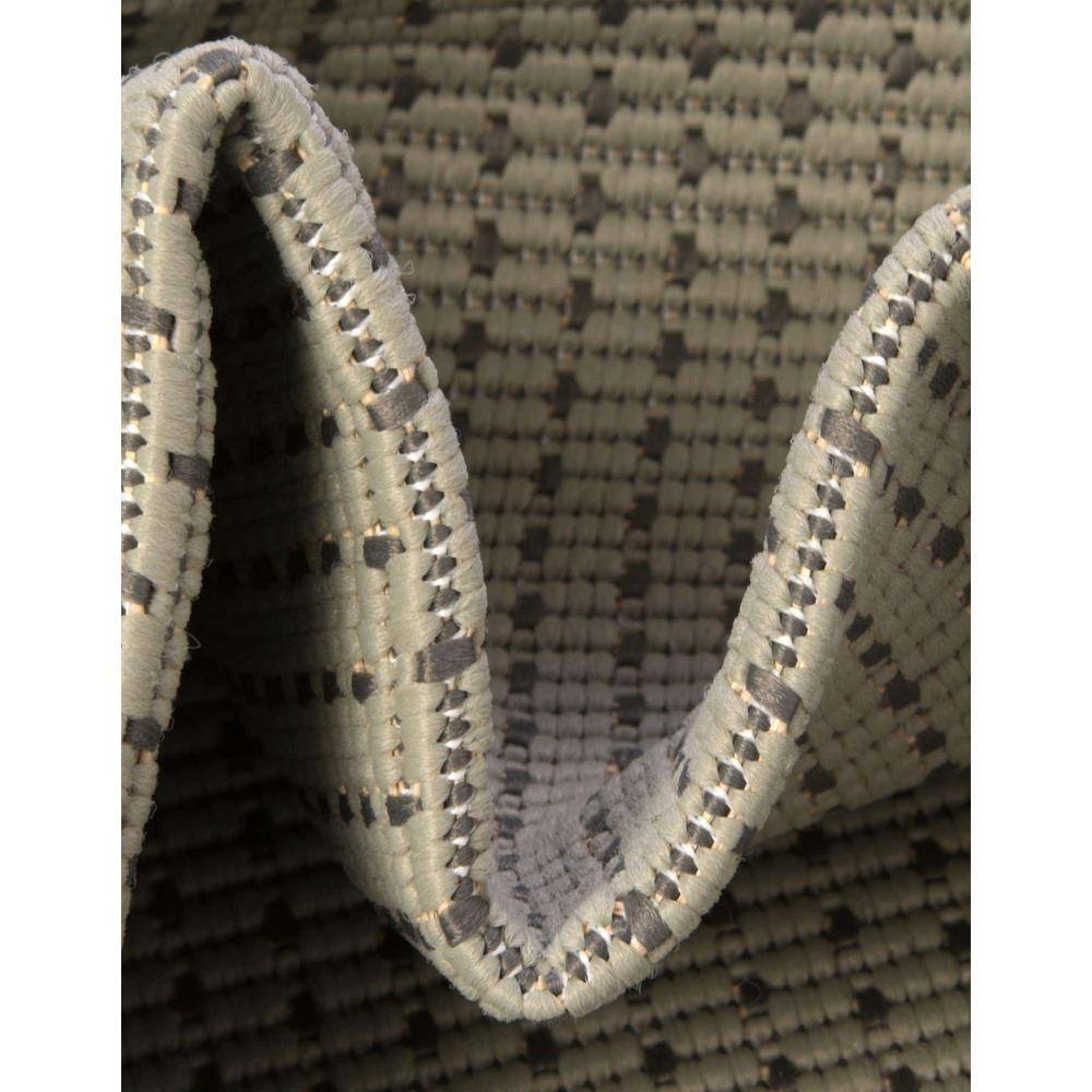 Reversible Easy-Care Gray Synthetic Outdoor Rug 7' x 10'