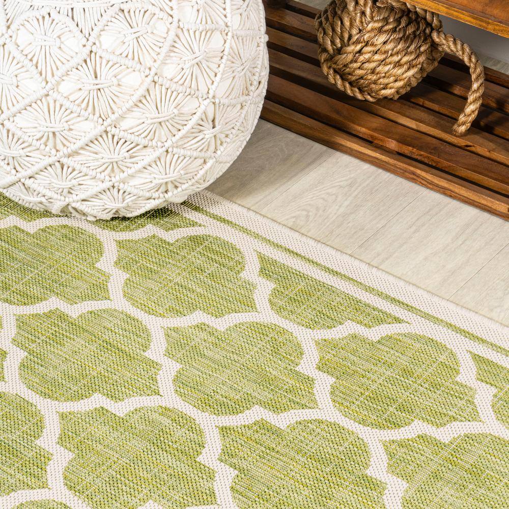 Green and Cream Trellis Flat Woven Indoor/Outdoor Rug, 4' x 6'
