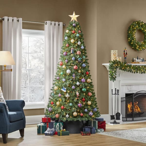 https://images.thdstatic.com/productImages/84552fdc-24c6-4bfc-a99d-f9bf03f08cf8/svn/home-accents-holiday-pre-lit-christmas-trees-22hd30005-e1_600.jpg