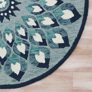 Blue/White 6 ft. Round Wool Area Rug