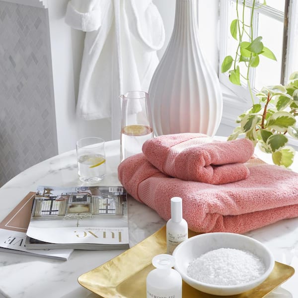 https://images.thdstatic.com/productImages/845b44ff-9d20-44f5-a1a8-06e6a3c190d3/svn/rose-the-company-store-bath-towels-vj94-bsh-rose-e1_600.jpg