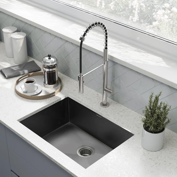 https://images.thdstatic.com/productImages/846895c7-f6e6-5424-ab5c-ba124fece4e6/svn/black-swiss-madison-undermount-kitchen-sinks-sm-ku709b-31_600.jpg