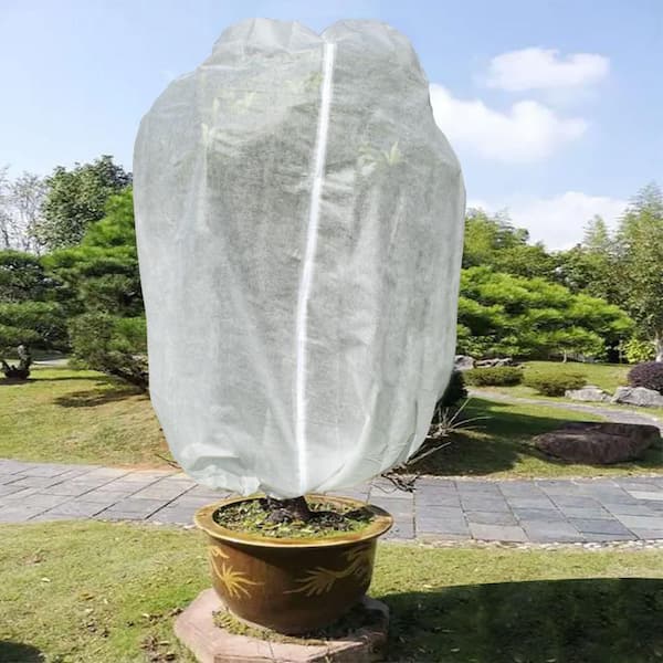 Rectangular Zippered Greenhouse Fabric Bags for Plant Protection Offer Protection from Cold, Insects and Wind