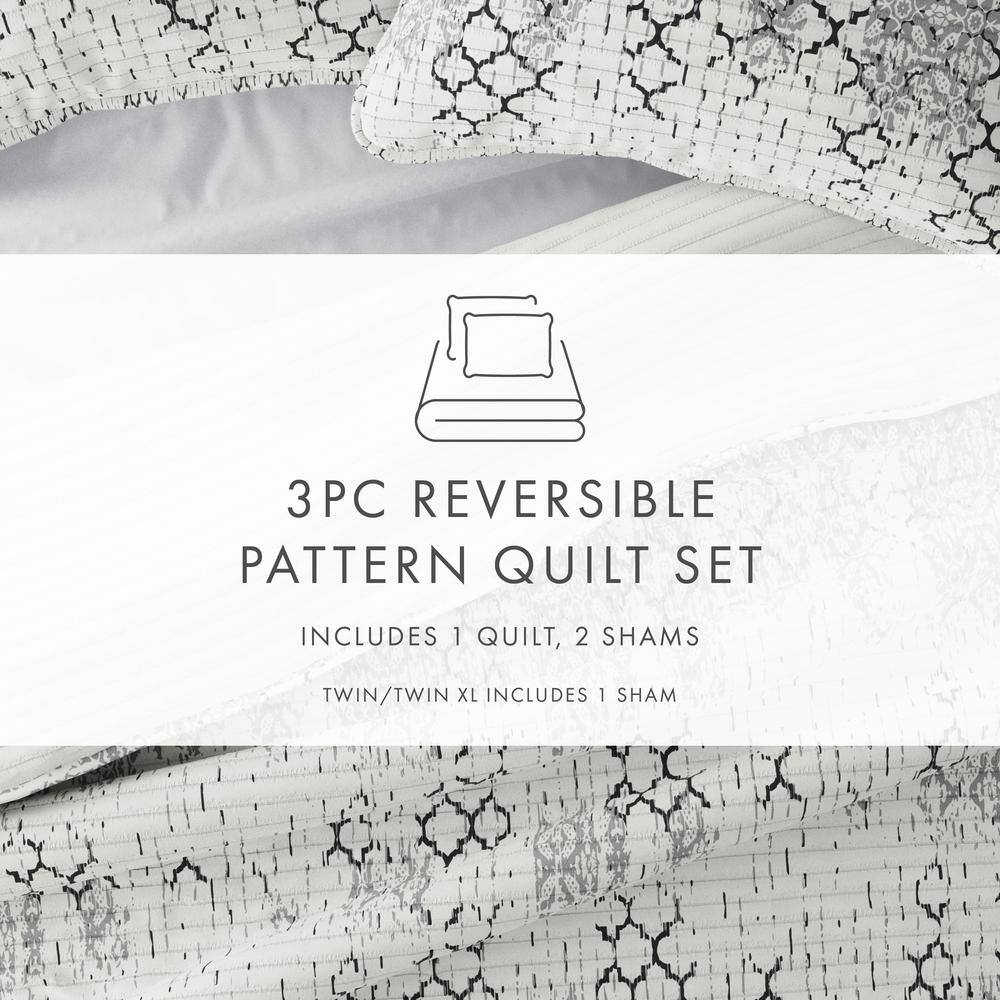Light Gray Reversible Microfiber Full Quilt Set with Geometric Pattern