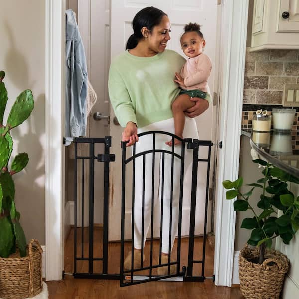 INGENUITY The Doorway 48W Series Pet and Baby Gate, Pressure or Hardware Mounted Auto Close Door Black, 36 in. Tall