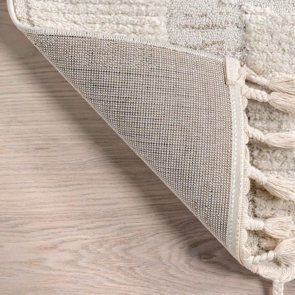 nuLOOM Magnolia High-Low Geometric Tasseled Light Beige 6 ft