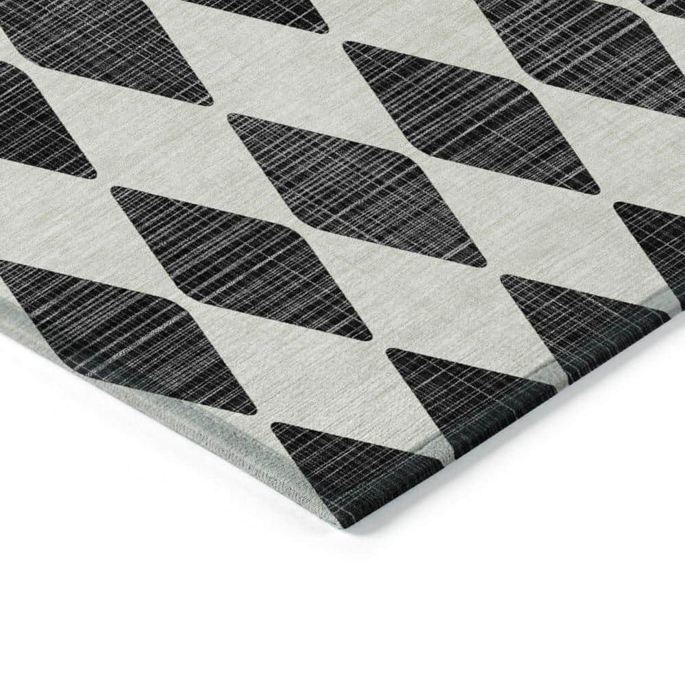 Black and White Diamond Pattern Washable Synthetic Rug 5' x 7'