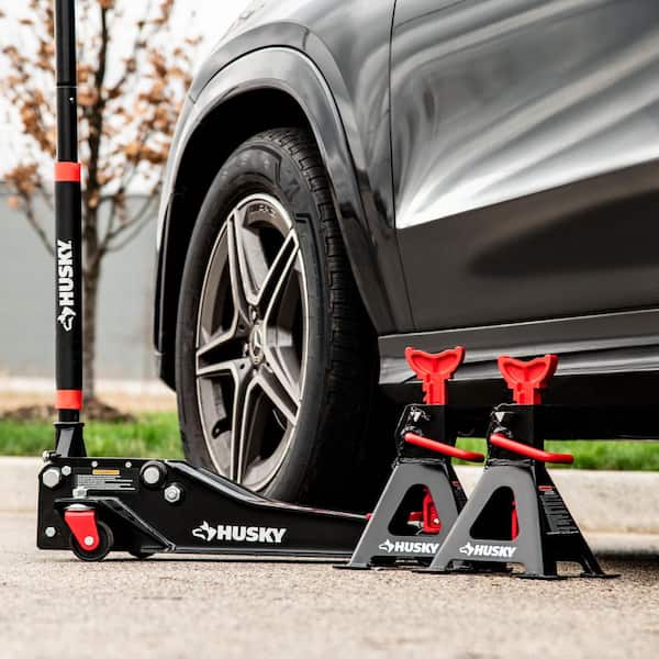Husky 3-Ton Low Profile Floor Jack with Quick Lift HD00120N-HV-TH