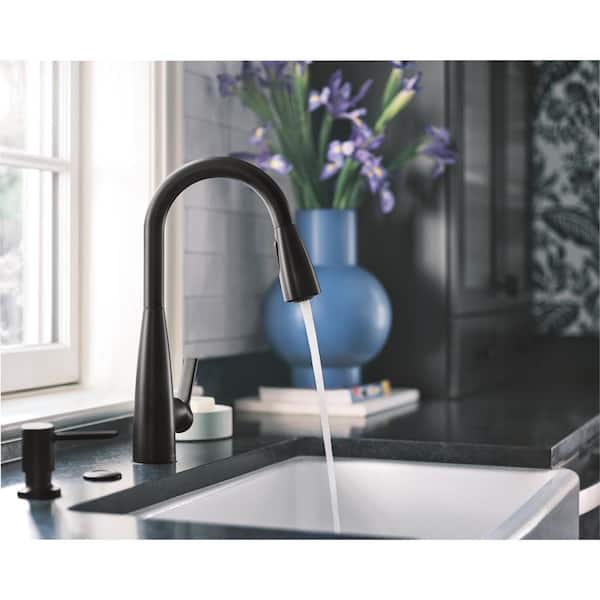 Haelyn Matte Black 15.93 in. H Pull Down Sprayer Kitchen Faucet with 360 Degree Spout Swivel and Power Boost